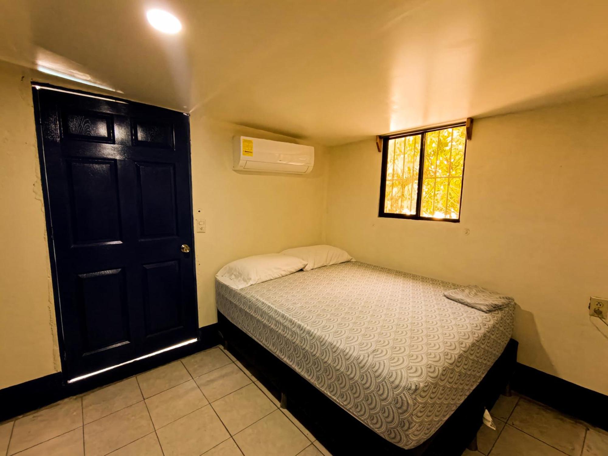 Hostal El Rio Leon Luaran gambar